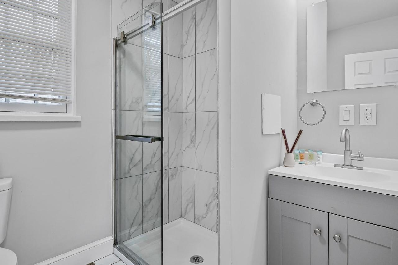 Fashionable 2Br In Downtown Location W Work Area Lägenhet Harrisburg Exteriör bild
