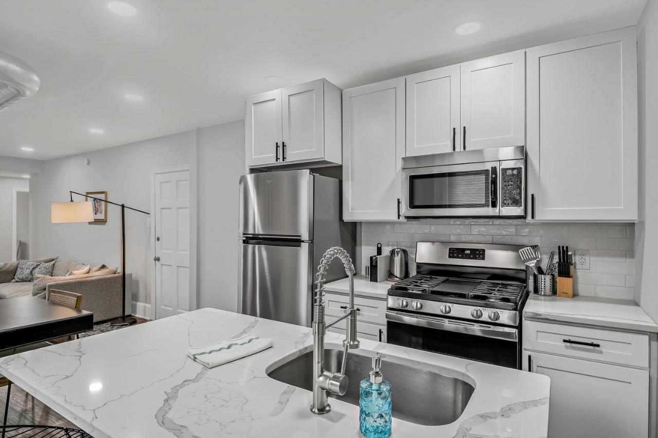 Fashionable 2Br In Downtown Location W Work Area Lägenhet Harrisburg Exteriör bild