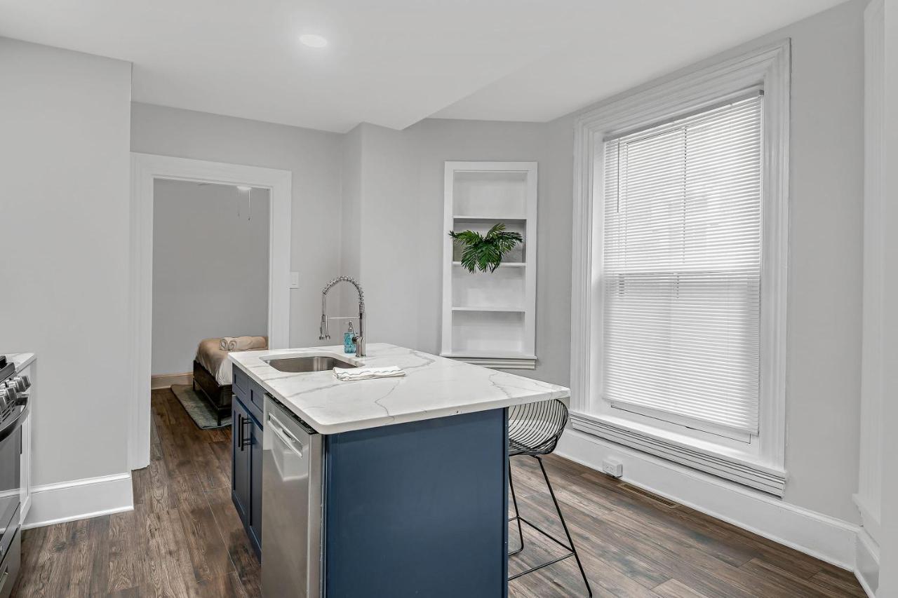Fashionable 2Br In Downtown Location W Work Area Lägenhet Harrisburg Exteriör bild