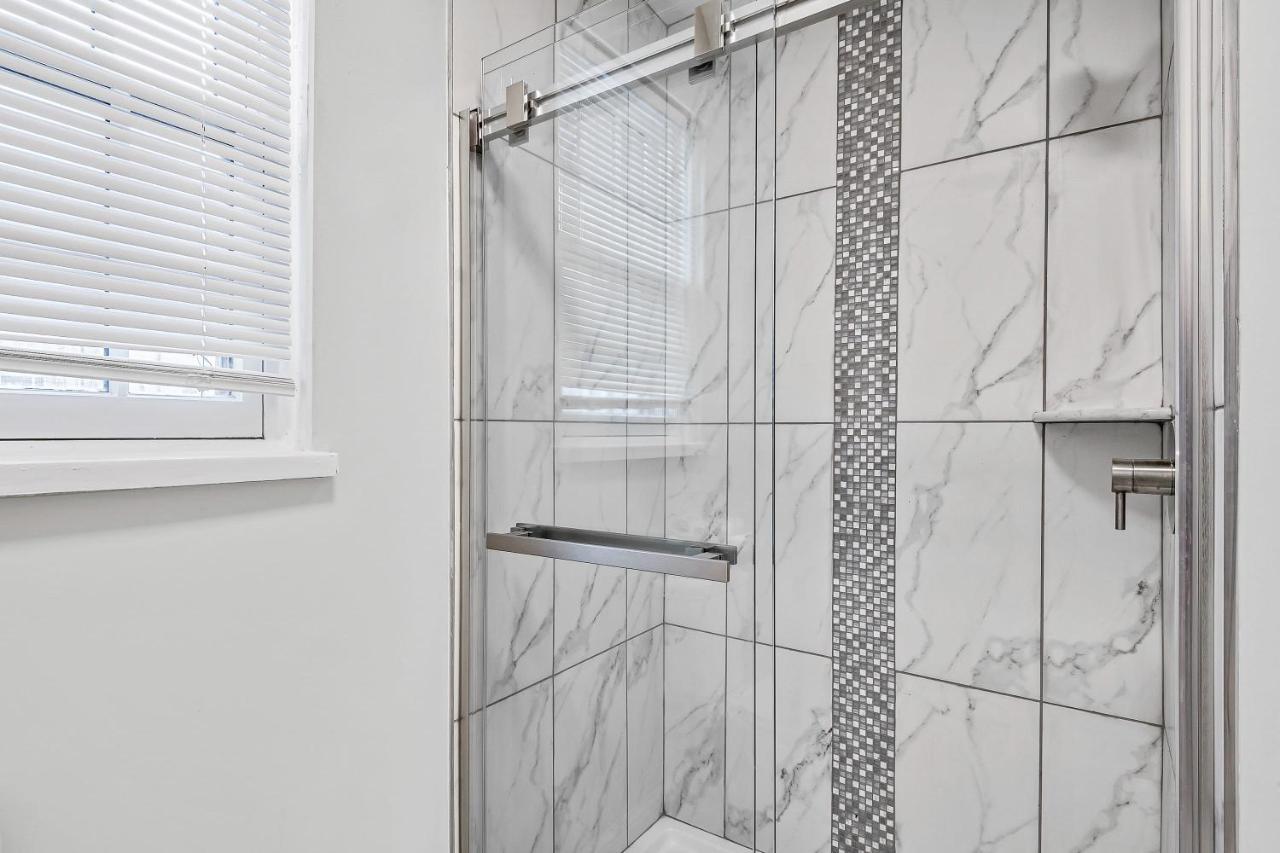 Fashionable 2Br In Downtown Location W Work Area Lägenhet Harrisburg Exteriör bild